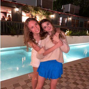 Meet your Posher, Estelle